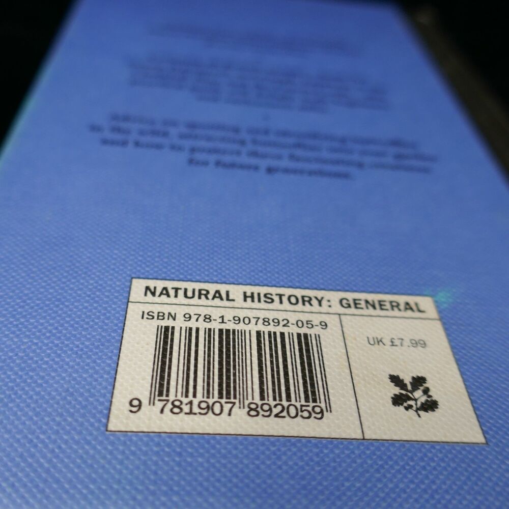 Butterflies: Spotting and identifying Britain's by Matthew Oates Hardcover Book - Picture 6 of 10